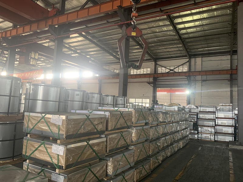 thiếc 2.8/2.8,1.1/1.1, 11.2/11.2 8.4/8.4 5.6/5.6 Tráng thiếc Lon nước giải khát bằng kim loại cho nước trái cây TINPLATE